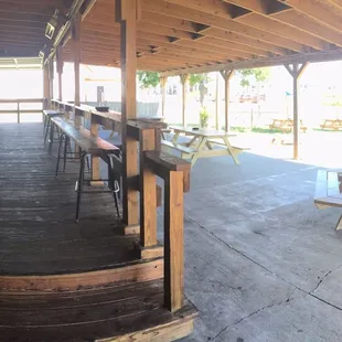 Huge outside bar!