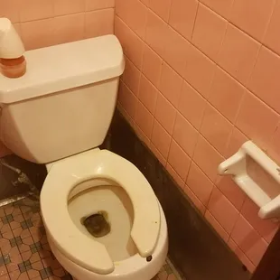 A good indicator of the food safety is the cleanliness factor of the bathrooms. They don&apos;t even have toilet paper or hand soap!