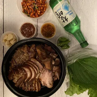 Pork feet and soju