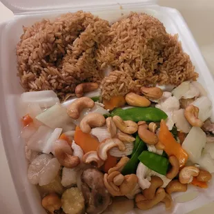 Cashew chicken dinner portion