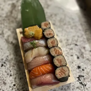 Nigiri combo with uni