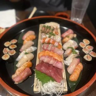2 nigiri combos + 2 sashimi combos