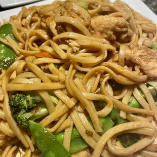 Chicken Lo Mein