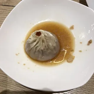 6 Juicy Pork Steamed Dumplings