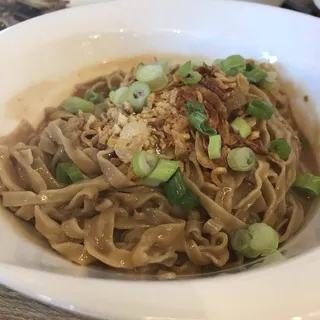 Garlic Peanut Sauce Dry Noodles