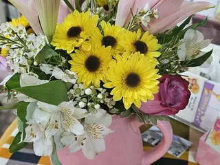 Blossoms & Heirlooms