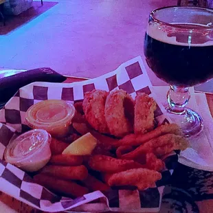 OUTSTANDING meal at The Mule Barn! Delicious catfish! Savory brisket tacos! And the onion rings are AMAZING! YUMMY!