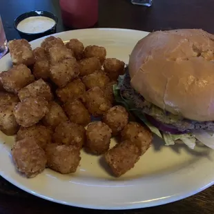 Burger &amp; Tots