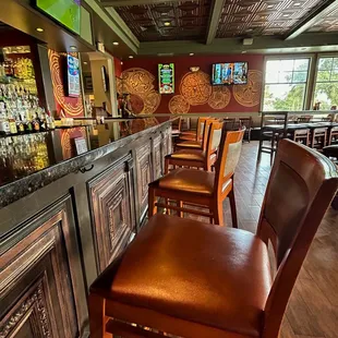 Mulligan&apos;s neighborhood bar.