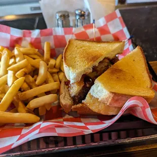 Mulligan's Pub & Grub