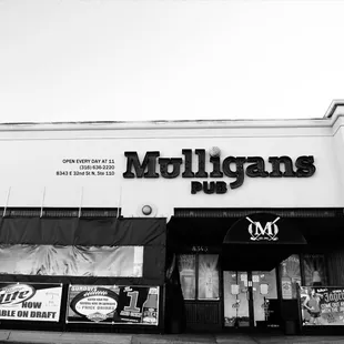 Mulligan&apos;s Pub