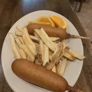 Kids corn dog plate.
