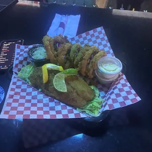 Fish 'N Chips sub Onion Rings