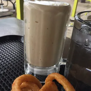 Onion rings and black cow