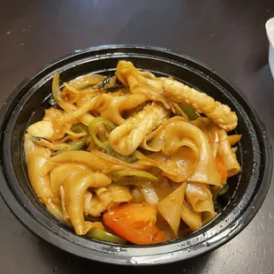 Seafood drunken noodles