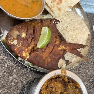 Pomfret fry thali and Chicken Sukha Masala