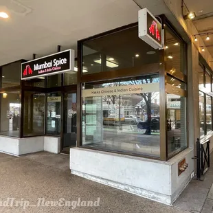 the outside of a restaurant