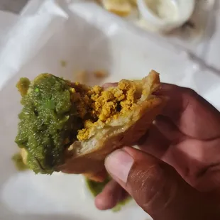 Samosa with the green sauce