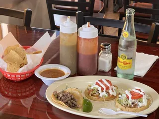 Paisanos Tacqueria 2