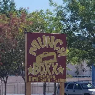a sign for munch boxx