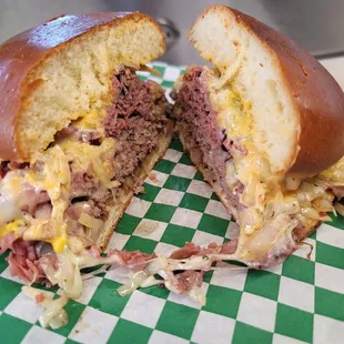 Hot mammi pastrami