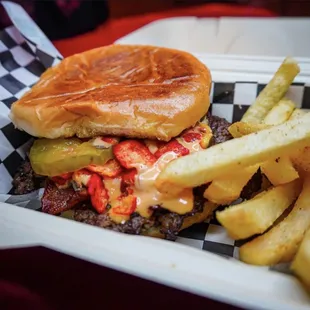 Jalapeño bacon crunch burger with season fries