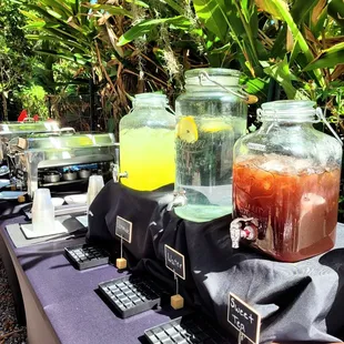 Lemonade and ice tea