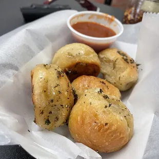 Garlic knots