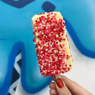Vanilla paleta with condensed milk and sprinkles