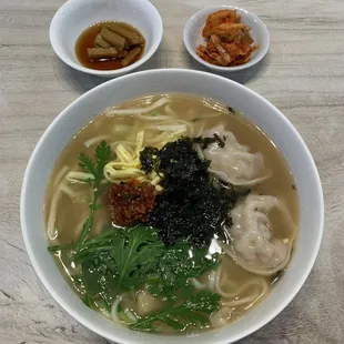 Kal Mandu-guksu- must try!