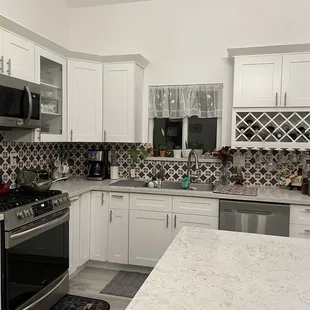 My beautiful new kitchen by Munoz Cabinetry.