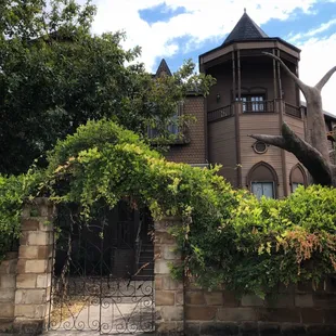 *cue Munsters theme*