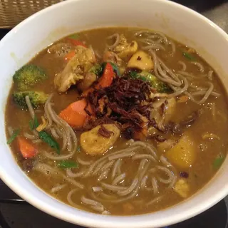 Vegetarian Curry Noodle Soup