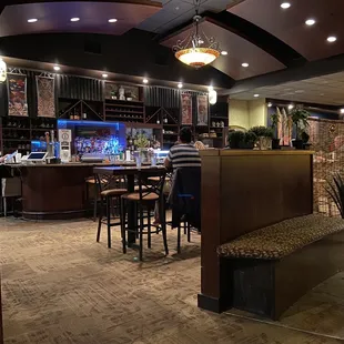 Dining area/bar.