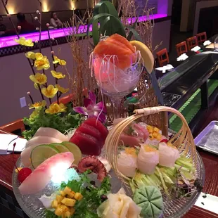 sushi and sashimi, interior