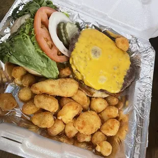Cheeseburger w/Everything and Fried Cheese Curds (4/5)