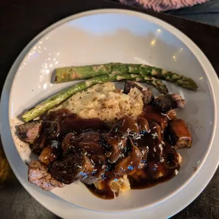 Steak tips with mashed potatoes