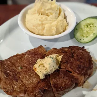Steak and mashed potatoes
