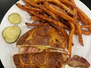 Murphy's Pubhouse South