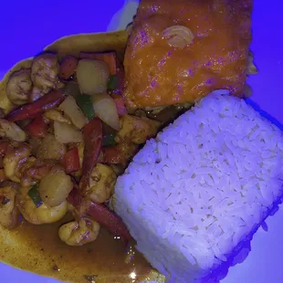 curry shrimp with mac and cheese and steamed rice