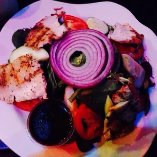 Murphy&apos;s house salad+ extra grilled chicken!) dressing on side! yummi