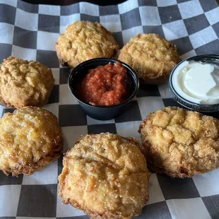 Breaded mushrooms with marinara (plus our requested ranch)