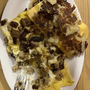 Sausage and cheese omelette with potatoes