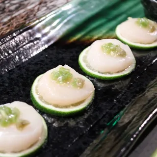 Hukkaido Scallop Carpaccio (4pcs)