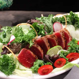 Seared Tuna Tataki Salad