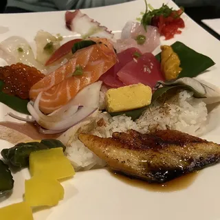 Chirashi Bowl (served with Miso Soup)