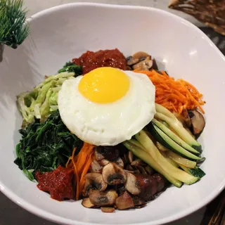 Beef Bibimbap (Served with Miso Soup)