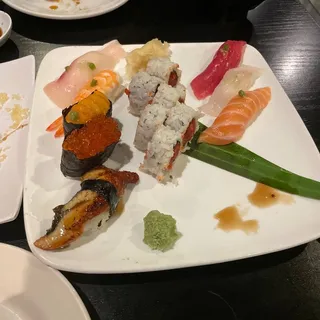 Sushi Deluxe (Served with Miso Soup)