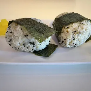yaki onigiri- don&apos;t recommend, wasn&apos;t grilled, not sushi rice, falls apart easily