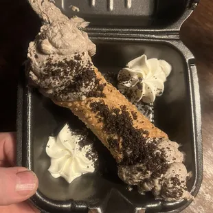 Thin mint cannoli